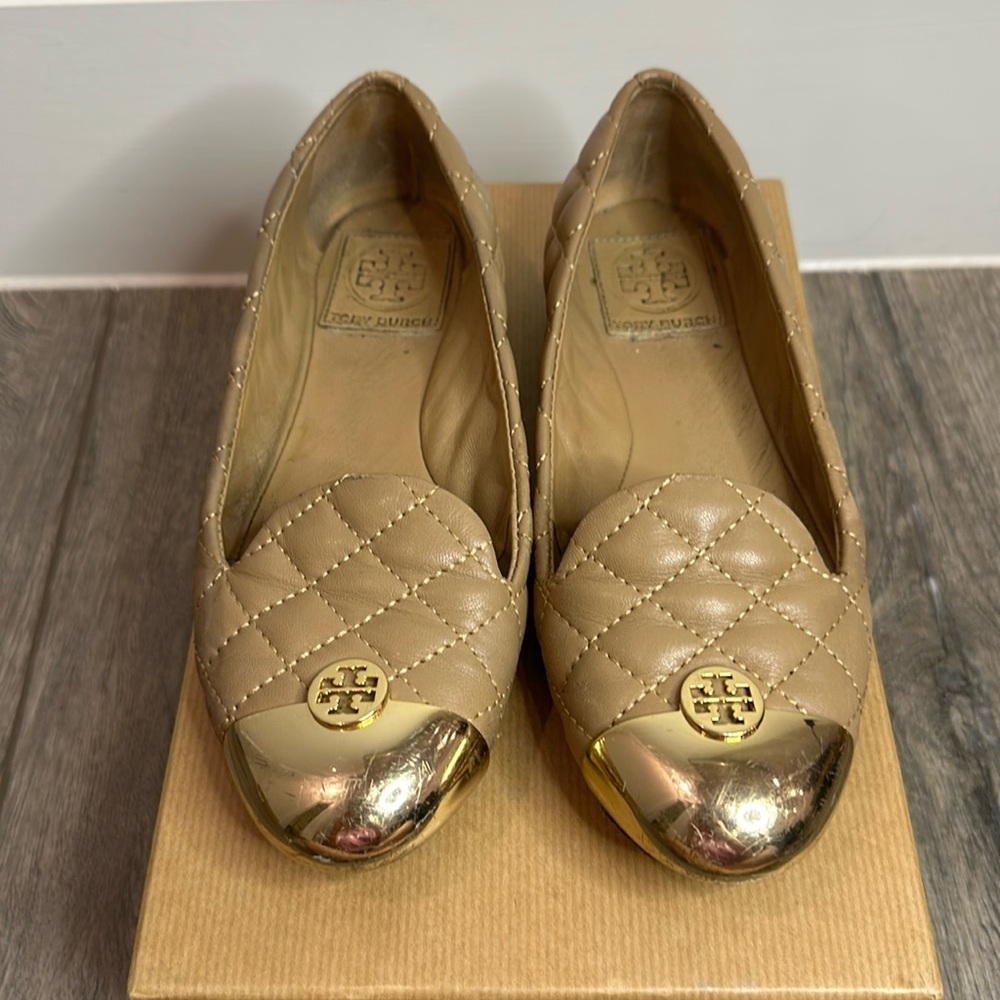 Tan quilt stitched Tory Burch flats sz 5